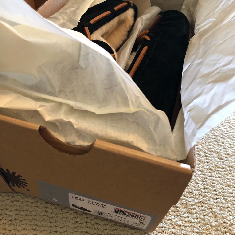 Black UGG Women’s Moccasins - DAKOTA